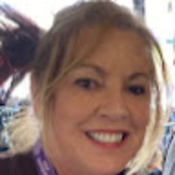 Profile Picture of Beth Engel (@bethengelnta200) on Poshmark