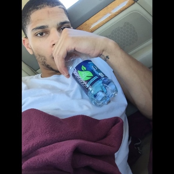 Profile Picture of Travis Ladson (@travlad24) on Poshmark