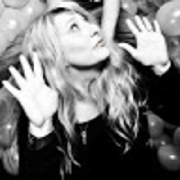 Profile Picture of Aimee Jameson (@aimeejameson) on Poshmark