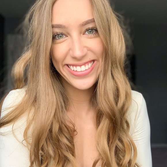 Profile Picture of Leah Marcoccia (@leahmarcoccia) on Poshmark