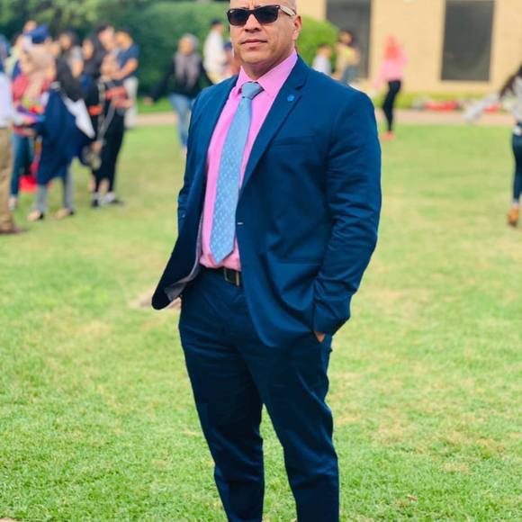 Profile Picture of Tony Vera (@jav_1992) on Poshmark