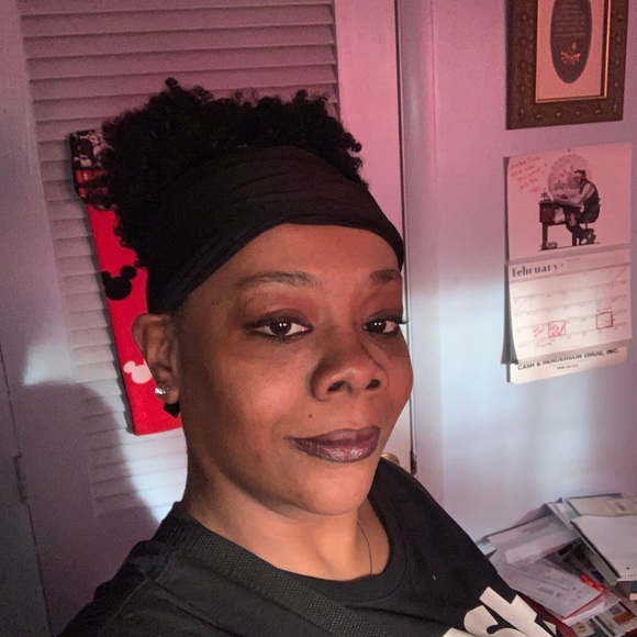 Profile Picture of Rejeana Wilkes (@rejeanawilkes) on Poshmark