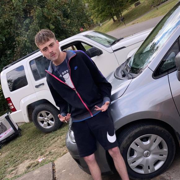 Profile Picture of Thomas Greer (@thomasgreer193) on Poshmark