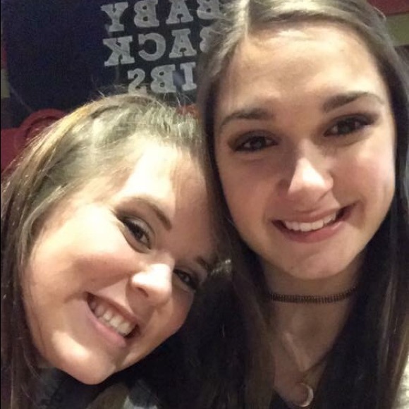 Profile Picture of Sadie Konzelmann (@sadiekonzelmann) on Poshmark