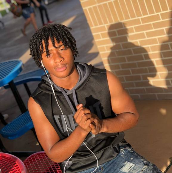 Darrien Scott - Poshmark Profile Picture of Darrien Scott (@darrienscott) on Poshmark