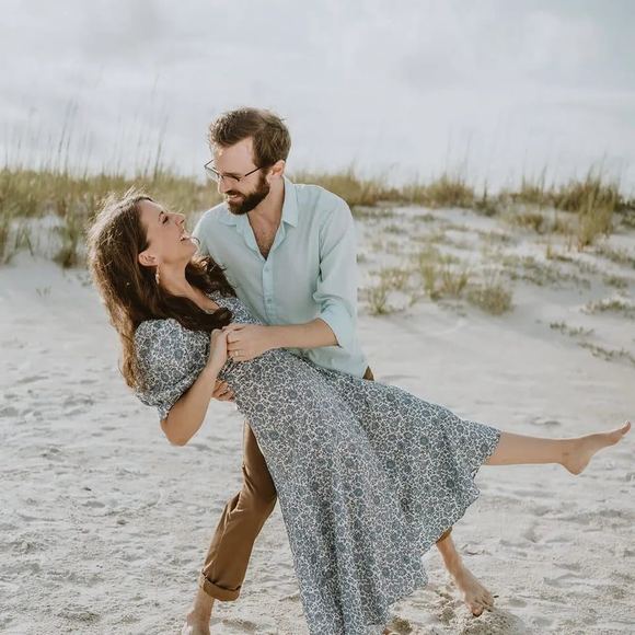 Profile Picture of Katie Facciolo (@kjlinney) on Poshmark