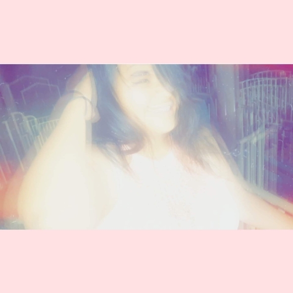 Profile Picture of Lacey Highelk (@laceyhighelk5) on Poshmark