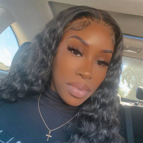 Profile Picture of Demi Scott (@dmo681) on Poshmark