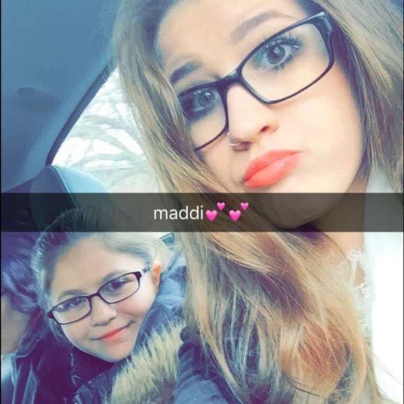 Profile Picture of Cierra Long (@jaade1998) on Poshmark