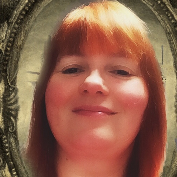 Profile Picture of Cathy Vanvalen (@raine8161) on Poshmark