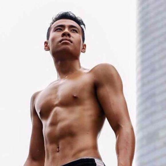 Profile Picture of Thomas Wu (@wuuski1) on Poshmark