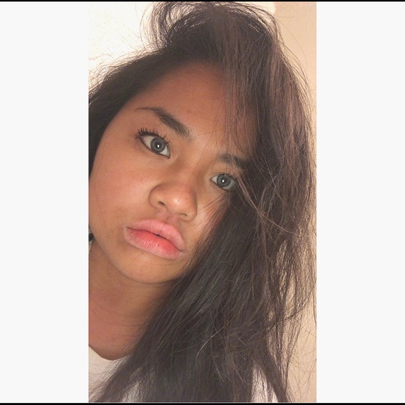 Erica Dizon - Poshmark Profile Picture of Erica Dizon (@edizon97) on Poshmark