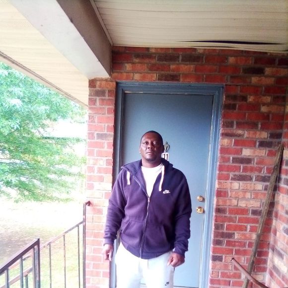 Profile Picture of Tony Grantham (@tonygrantham790) on Poshmark