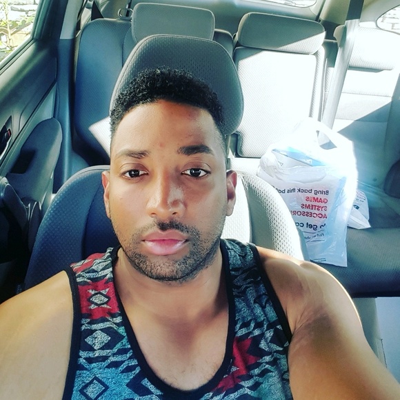 Profile Picture of Hansel Jimenez (@hansel2383) on Poshmark