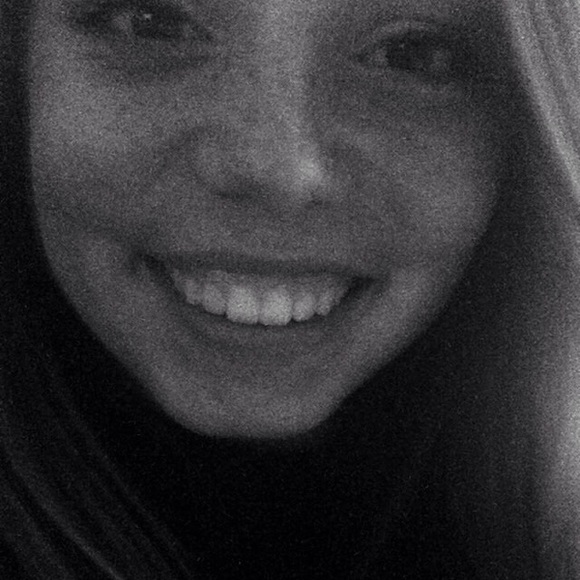 Profile Picture of Caylee Schannuth (@cschannuth) on Poshmark