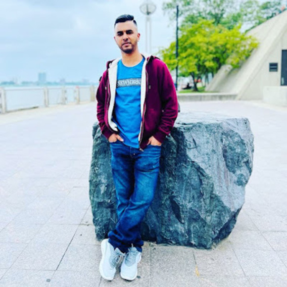 Profile Picture of Tuhin Ahmed (@tuhin_a) on Poshmark