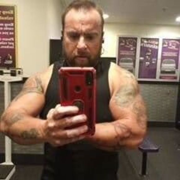 Profile Picture of Ray Phillips (@rayphillips) on Poshmark