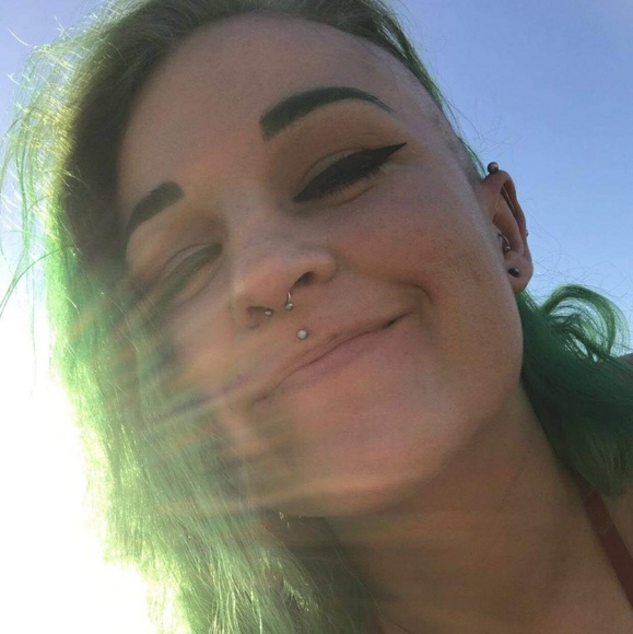 Profile Picture of Sam Osko (@samosko) on Poshmark