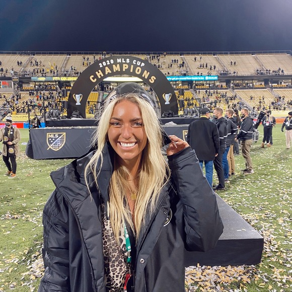 Profile Picture of Mckenzie Bostic (@mckenziebostic) on Poshmark