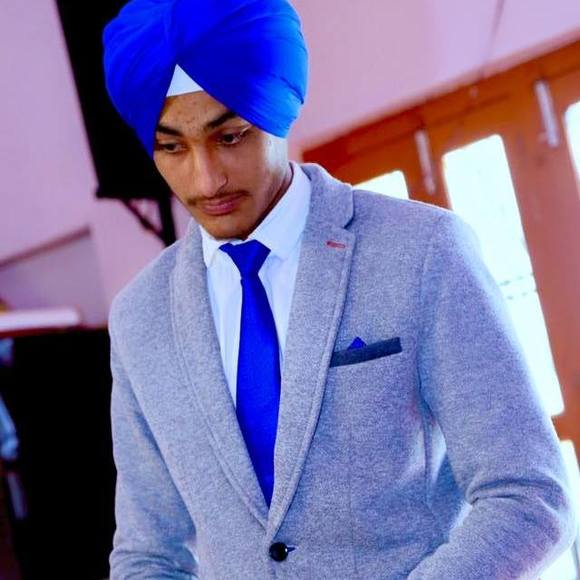 Profile Picture of Sharan Kular (@sharankular) on Poshmark