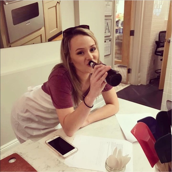 Profile Picture of Madeline Smart (@mnsmart) on Poshmark