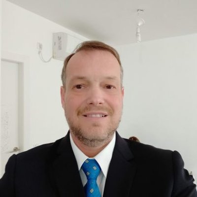 Profile Picture of Alex Sternberg Reznik (@alexsternberg) on Twitter