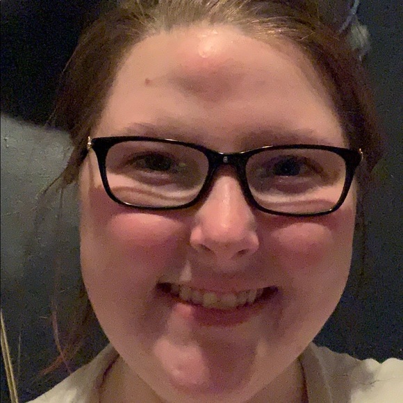 Profile Picture of Katie Winemiller (@katiemarie6592) on Poshmark