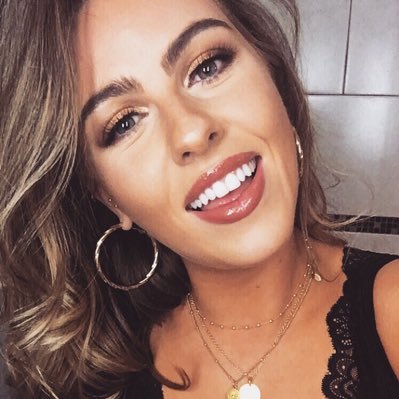 Profile Picture of Alice Brown (@alicexbrownie) on Twitter