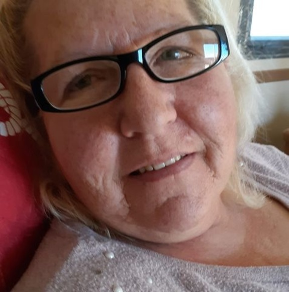 Profile Picture of Julia Lipkowski (@julialipkowski) on Poshmark