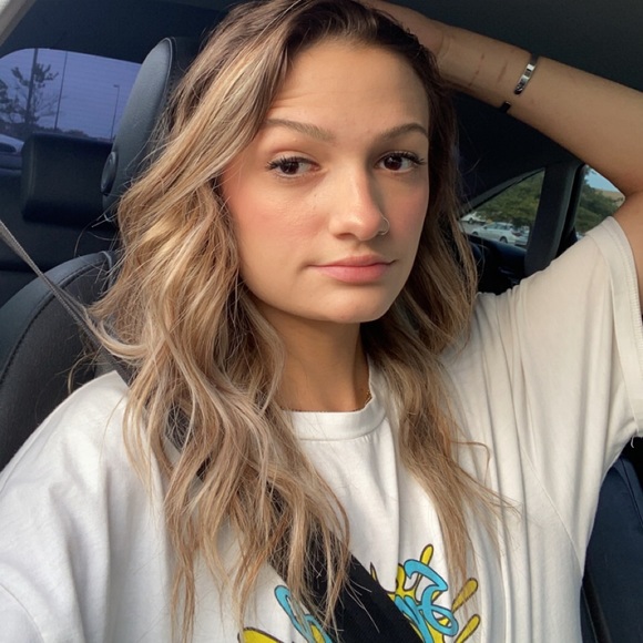 Profile Picture of Jayden Halbur (@jaydenhalbur) on Poshmark