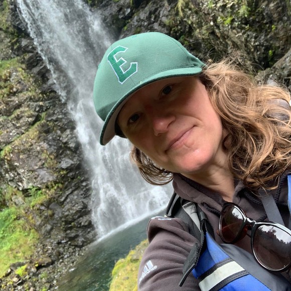 Profile Picture of Erica Thynes (@ericathynes) on Poshmark