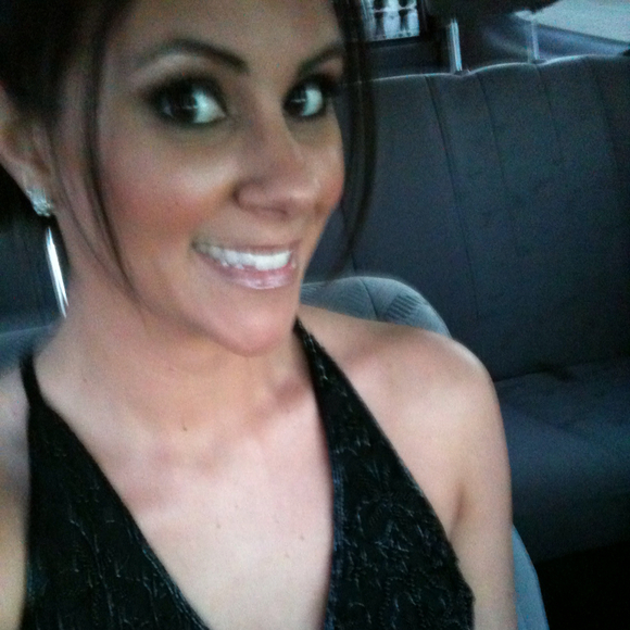 Profile Picture of Alivia Arencibia (@liv_ar) on Poshmark