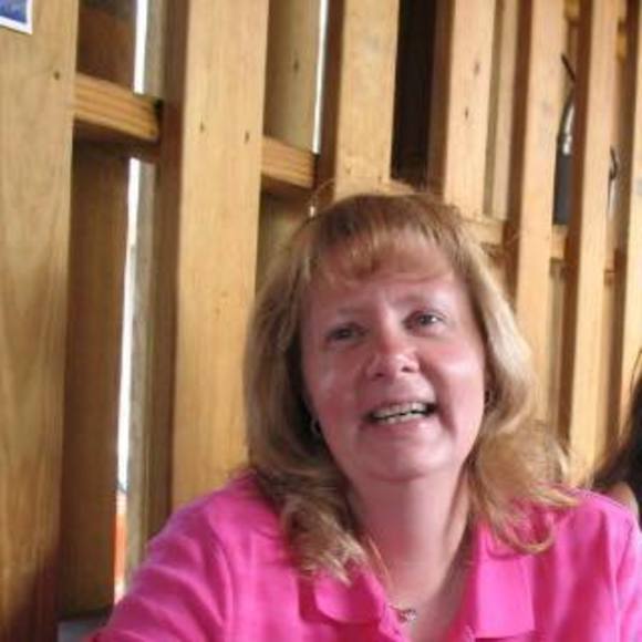 Profile Picture of Carol Knisley (@nailszr5) on Poshmark