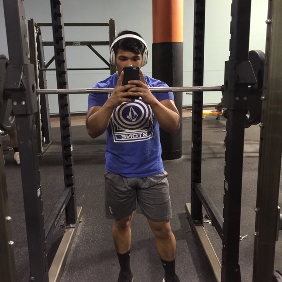 Profile Picture of Abraham Arevalo (@abrahamaarevalo) on Poshmark