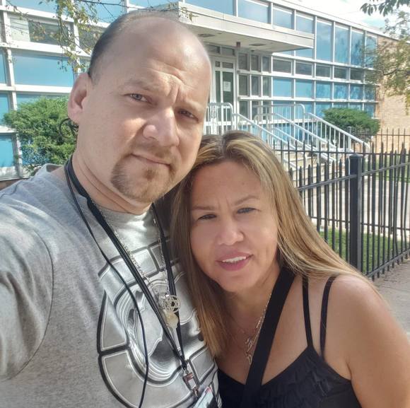 Profile Picture of Victor Rivera (@amol20417) on Poshmark