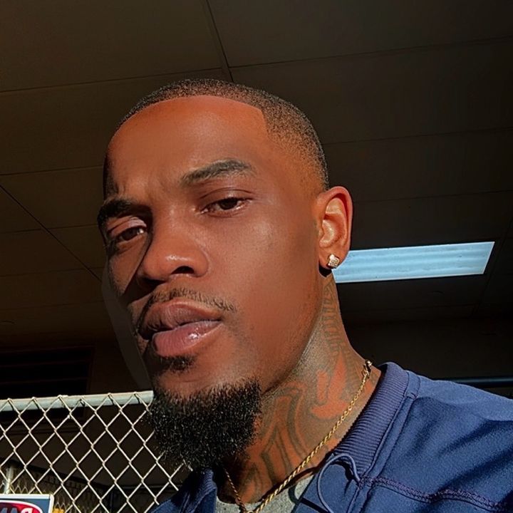 Profile Picture of Robert Riley (@_robertriley10) on Tiktok