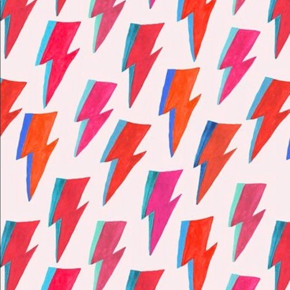 Profile Picture of Kate Newcomb (@lindsayandkate) on Poshmark