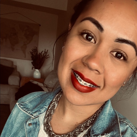 Profile Picture of Robin Luna (@robyn_eugenio) on Poshmark