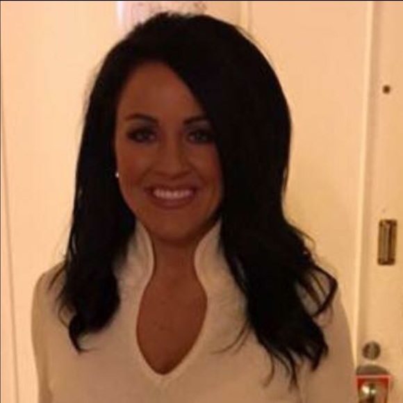 Profile Picture of Heather Collias (@colliasgirl) on Poshmark