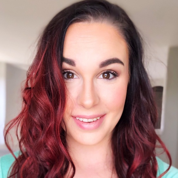 Profile Picture of Kim Ulmer (@kbunny3089) on Poshmark