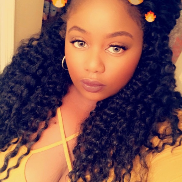 Profile Picture of Michaela Edwards (@michaela9400) on Poshmark