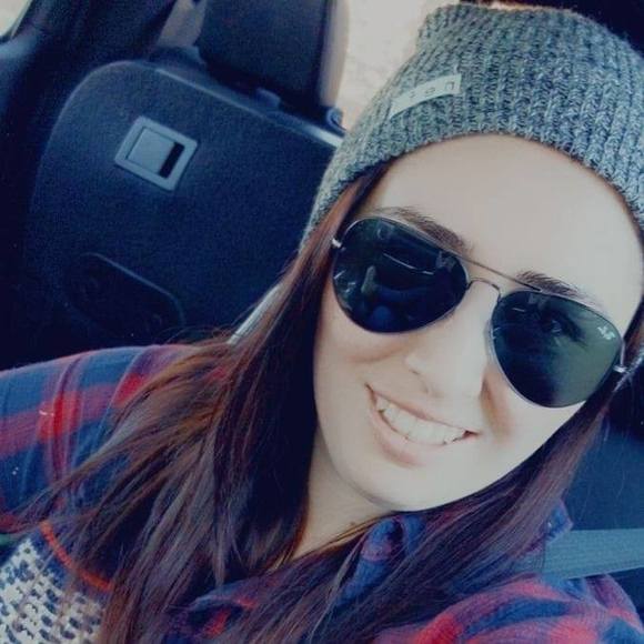 Profile Picture of Bria Debono (@abriannadebono) on Poshmark