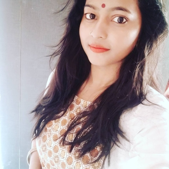 Profile Picture of Priyanka Kumar (@pikuvicky95) on Poshmark