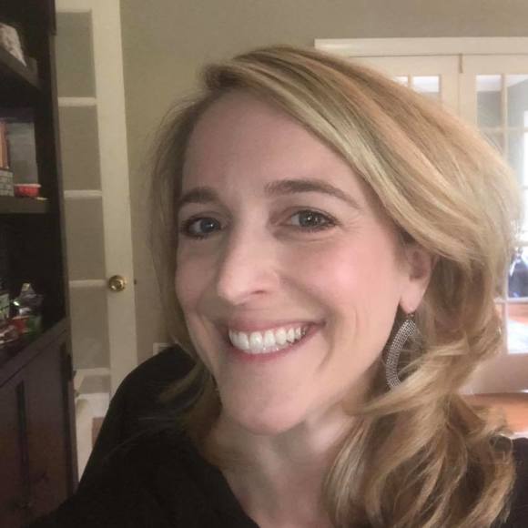 Profile Picture of Beth Carter (@carterbethl) on Poshmark