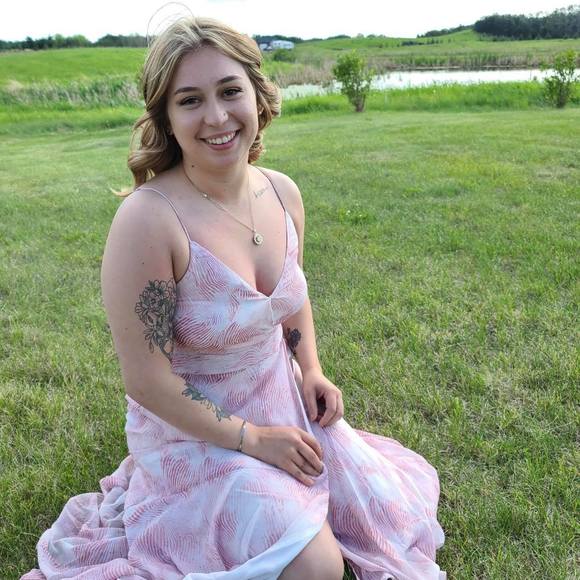 Hailey Kruchkowski - Poshmark Profile Picture of Hailey Kruchkowski (@hkruchkowski) on Poshmark