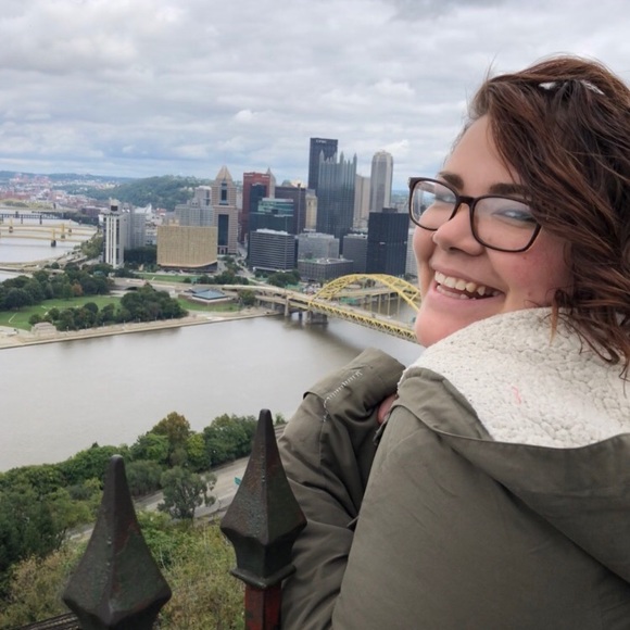 Profile Picture of Michelle Perrino (@michelleperrino) on Poshmark