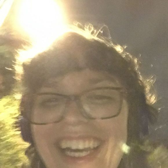 Profile Picture of Kellie Hahn (@hahnkellie) on Poshmark
