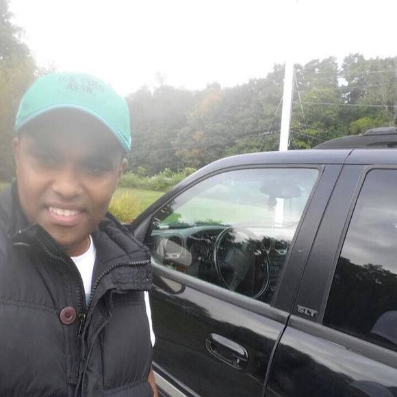 Profile Picture of Hassan Hassan (@hassanzizo80) on Poshmark