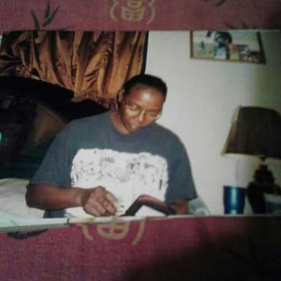 Profile Picture of Paula Deary (@danica03) on Poshmark