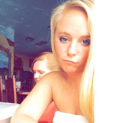 Profile Picture of Mackenzie Travis (@mackincheeze) on Twitter